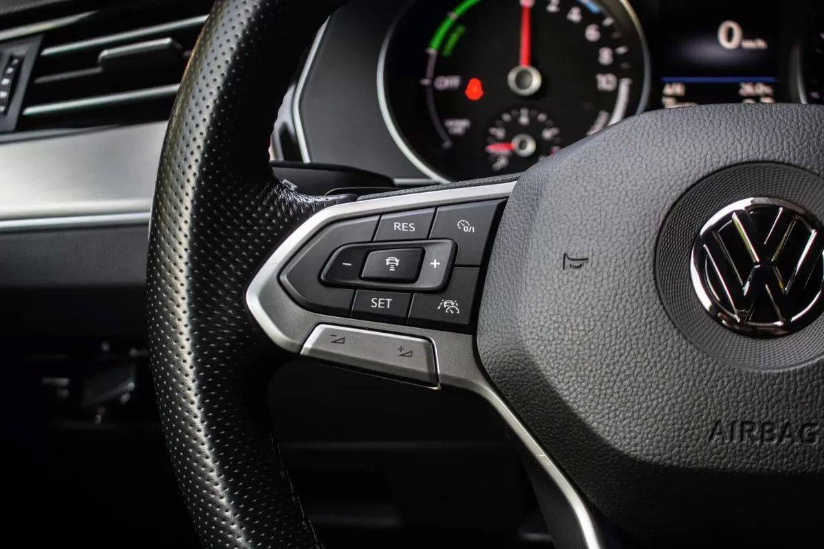 volkswagen-passat-variant-2020-hibrido-1395cc