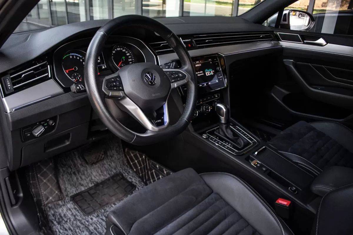 volkswagen-passat-variant-2020-hibrido-1395cc
