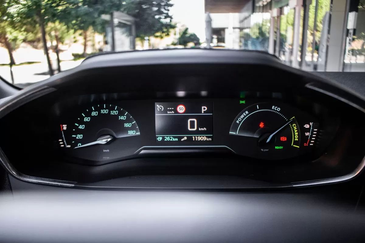 peugeot-e-208-2025-eletrico-0cc