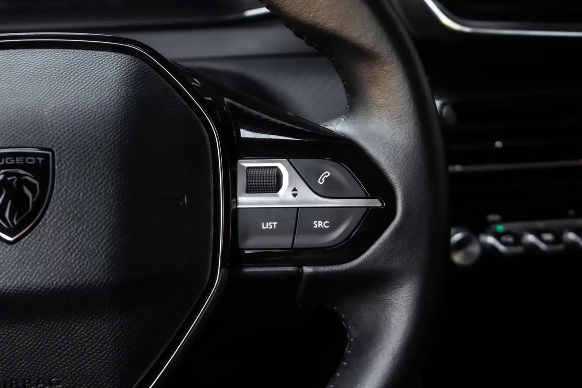 peugeot-e-208-2025-eletrico-0cc