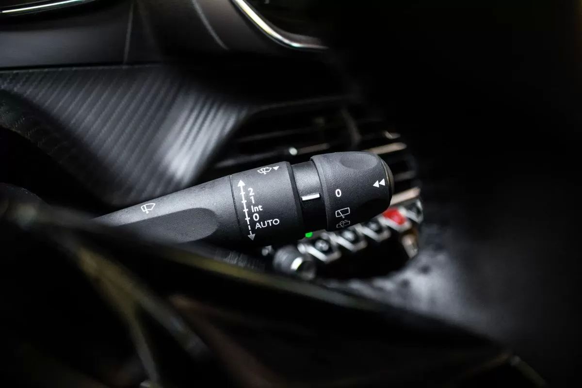 peugeot-e-208-2025-eletrico-0cc