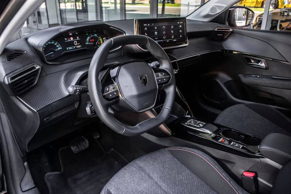 peugeot-e-208-2025-eletrico-0cc
