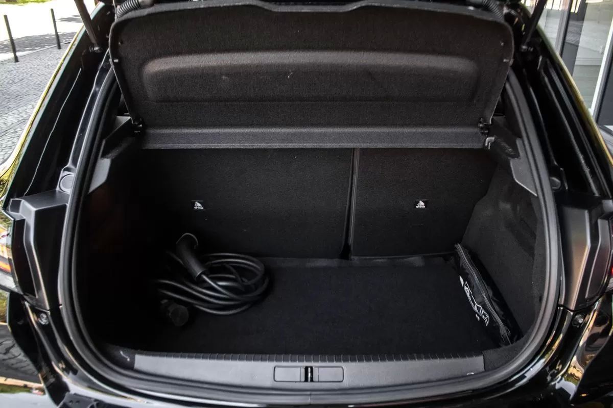 peugeot-e-208-2025-eletrico-0cc