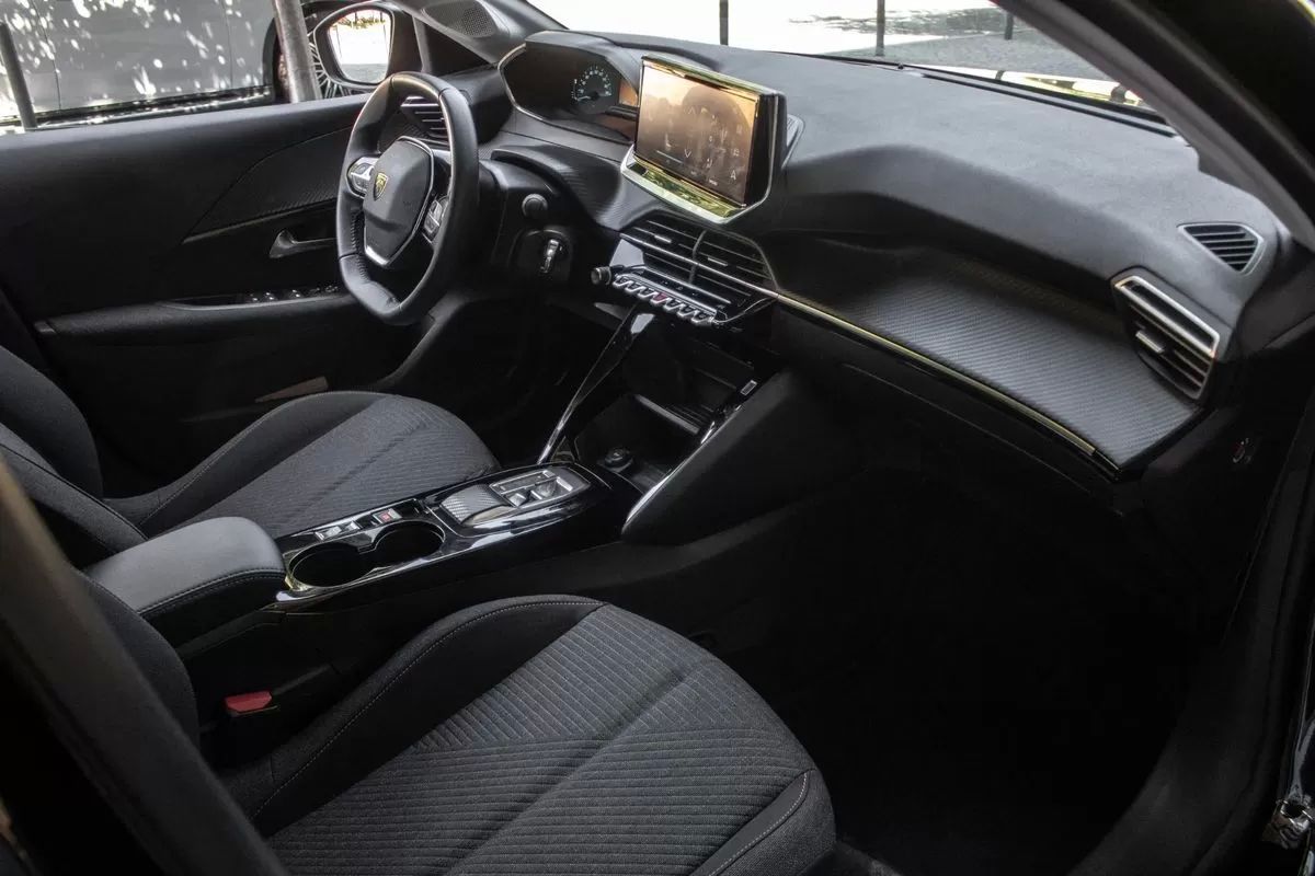peugeot-e-208-2025-eletrico-0cc