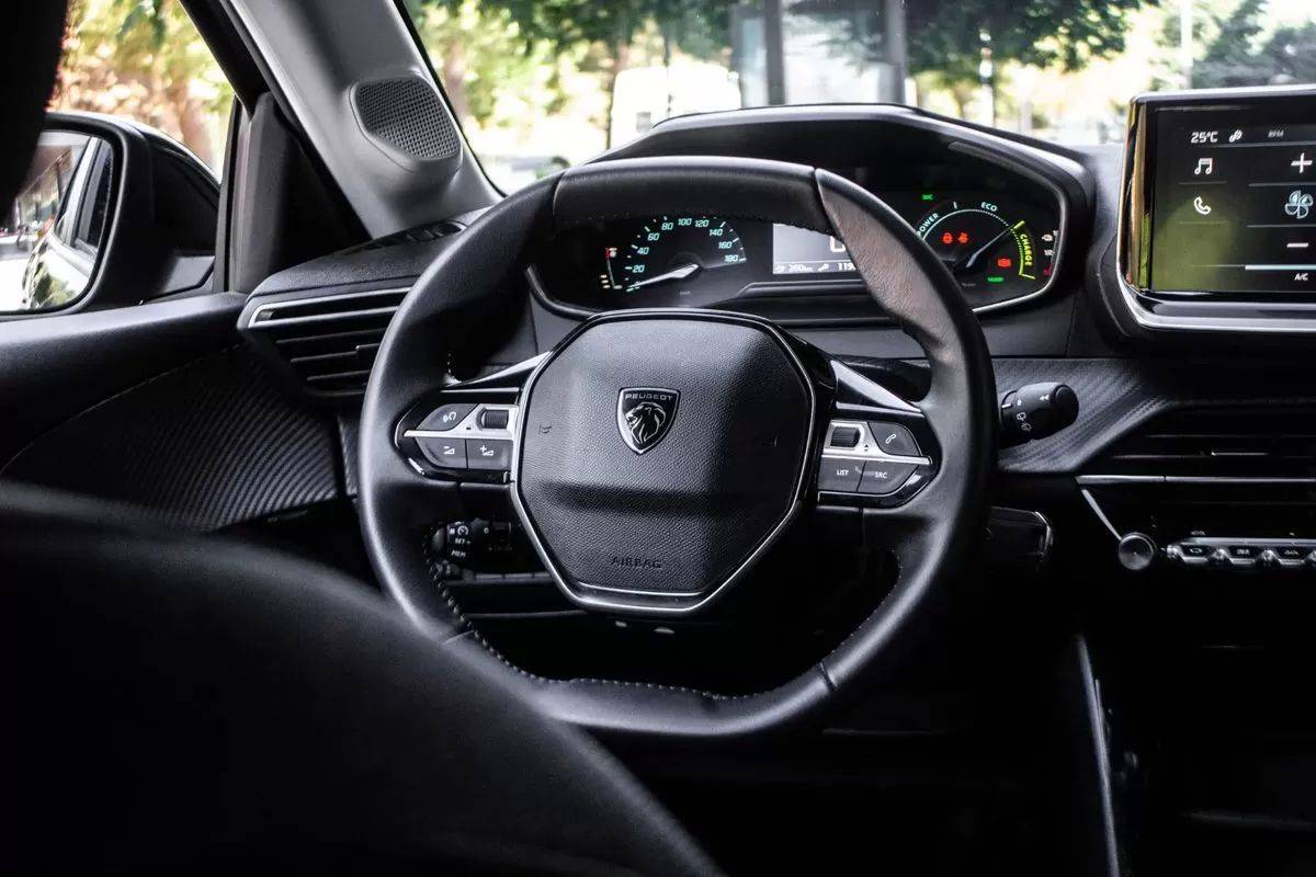 peugeot-e-208-2025-eletrico-0cc