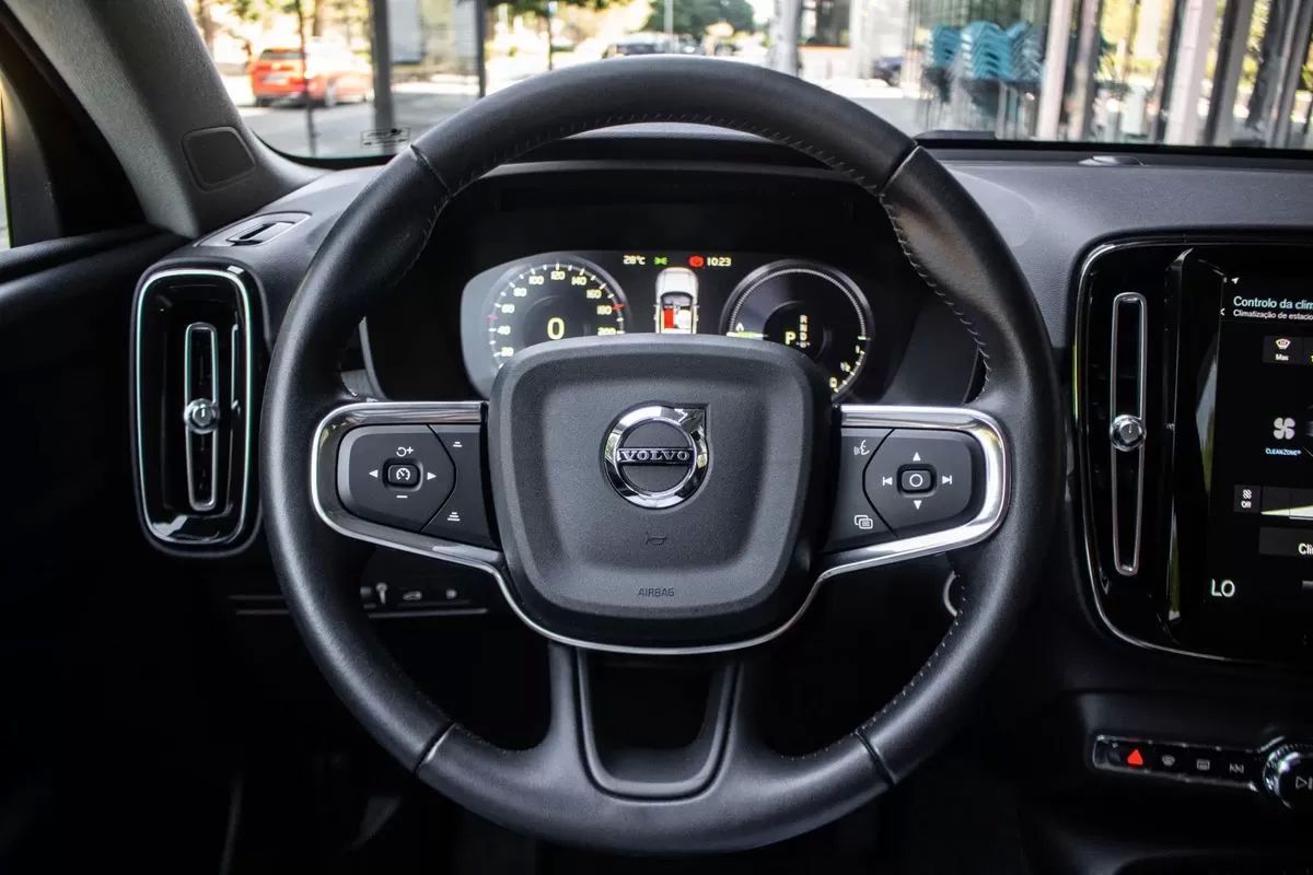 volvo-xc40-2021-hibrido-1477cc