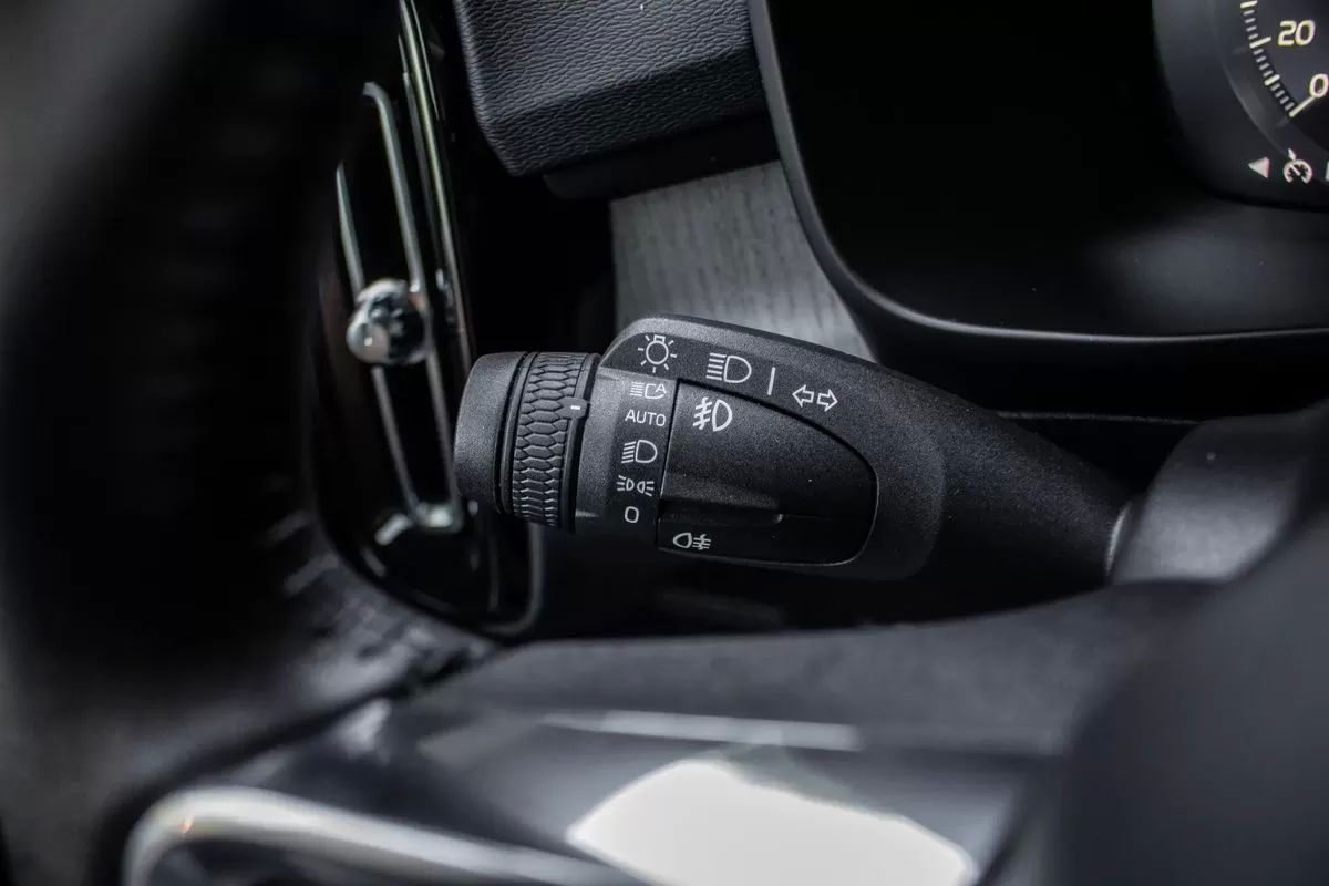 volvo-xc40-2021-hibrido-1477cc