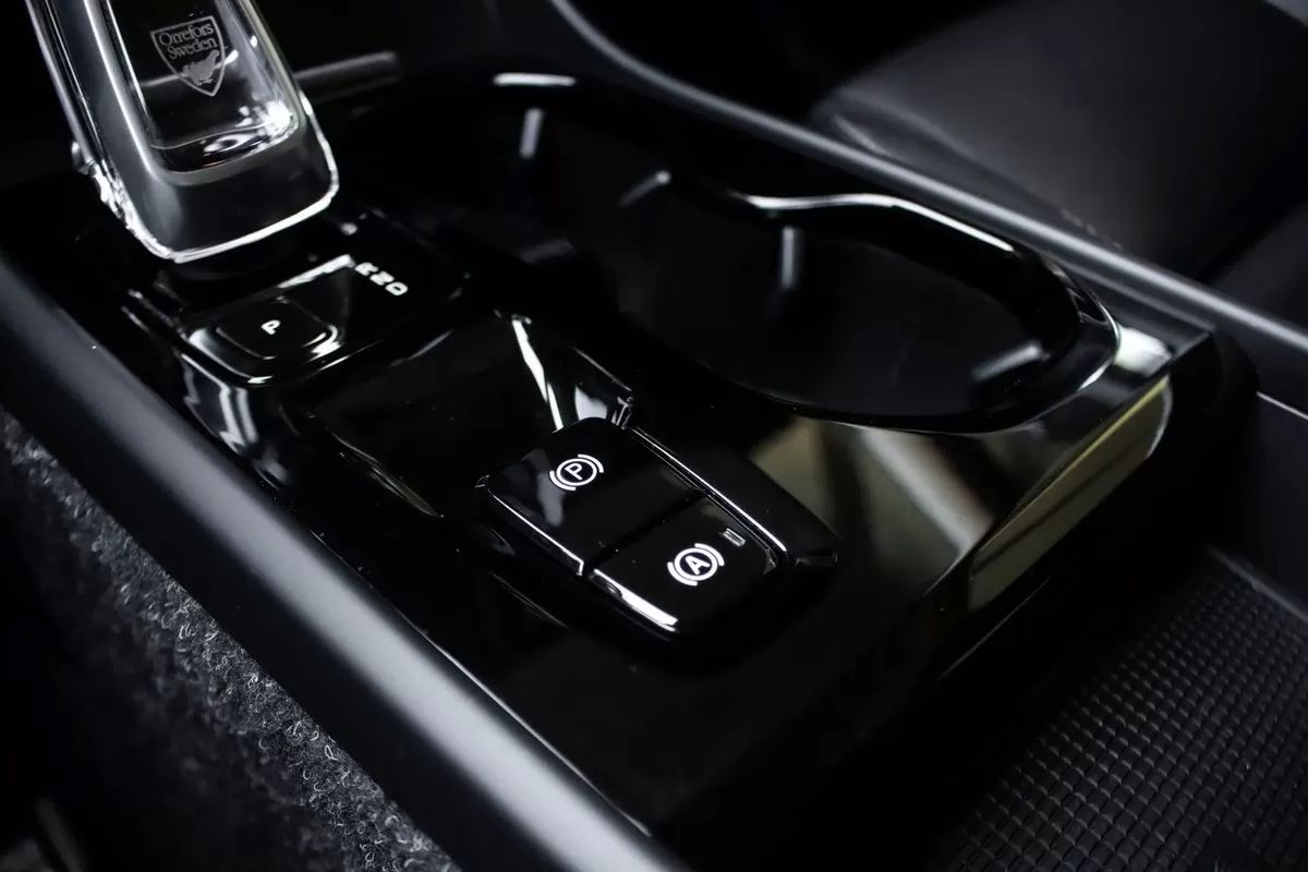 volvo-xc40-2021-hibrido-1477cc