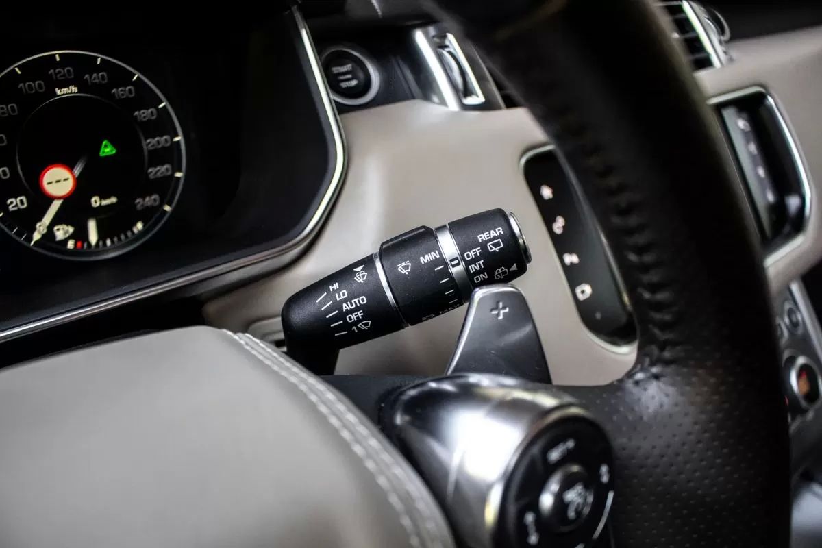 land-rover-range-rover-sport-2015-diesel-2993cc