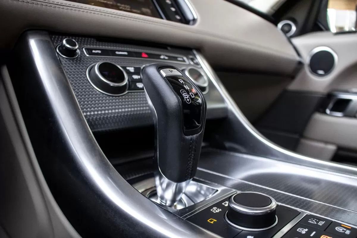 land-rover-range-rover-sport-2015-diesel-2993cc