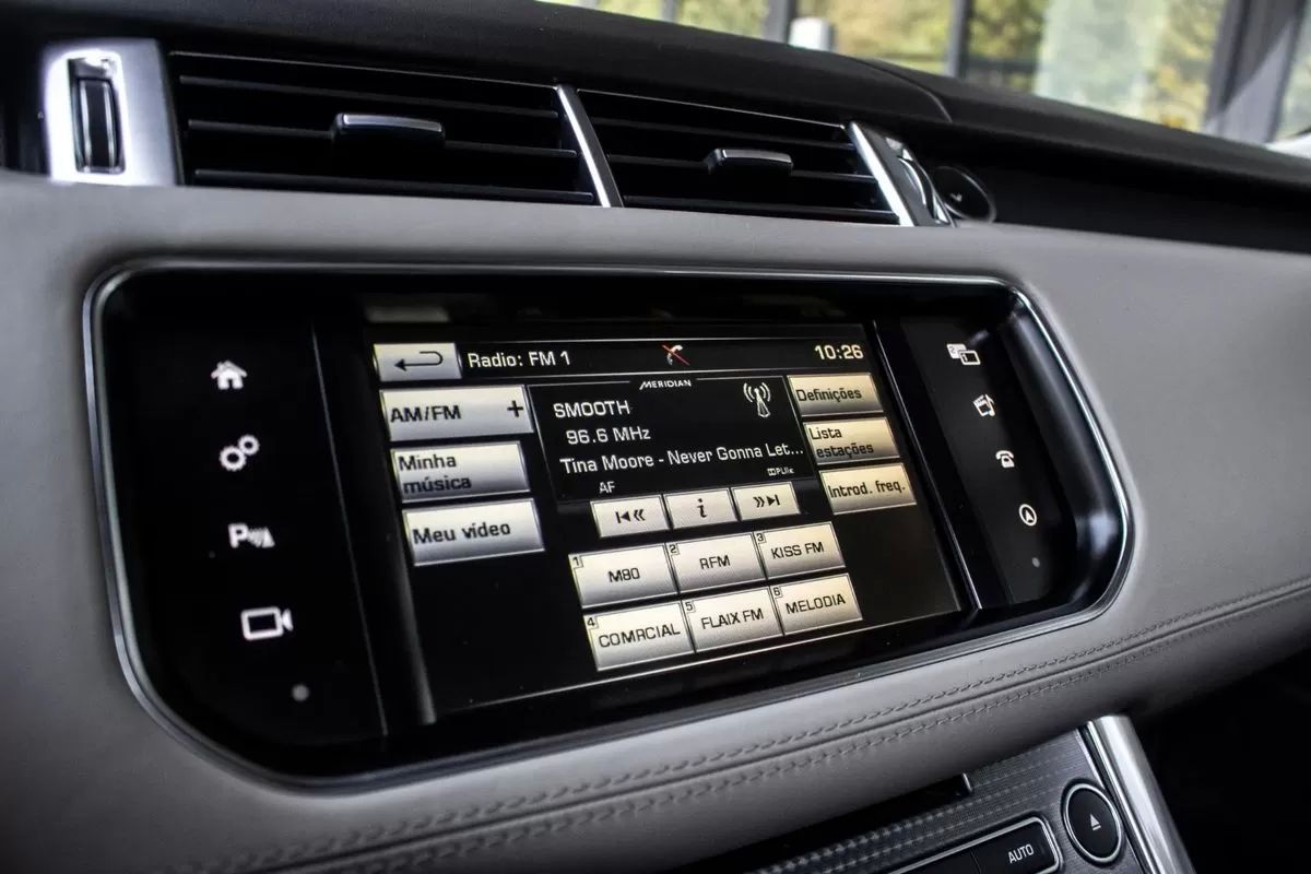 land-rover-range-rover-sport-2015-diesel-2993cc