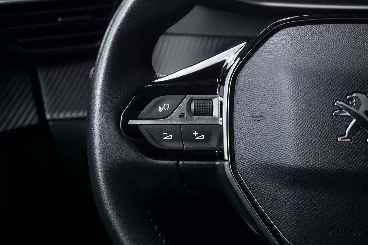 peugeot-e-2008-2021-eletrico-0cc