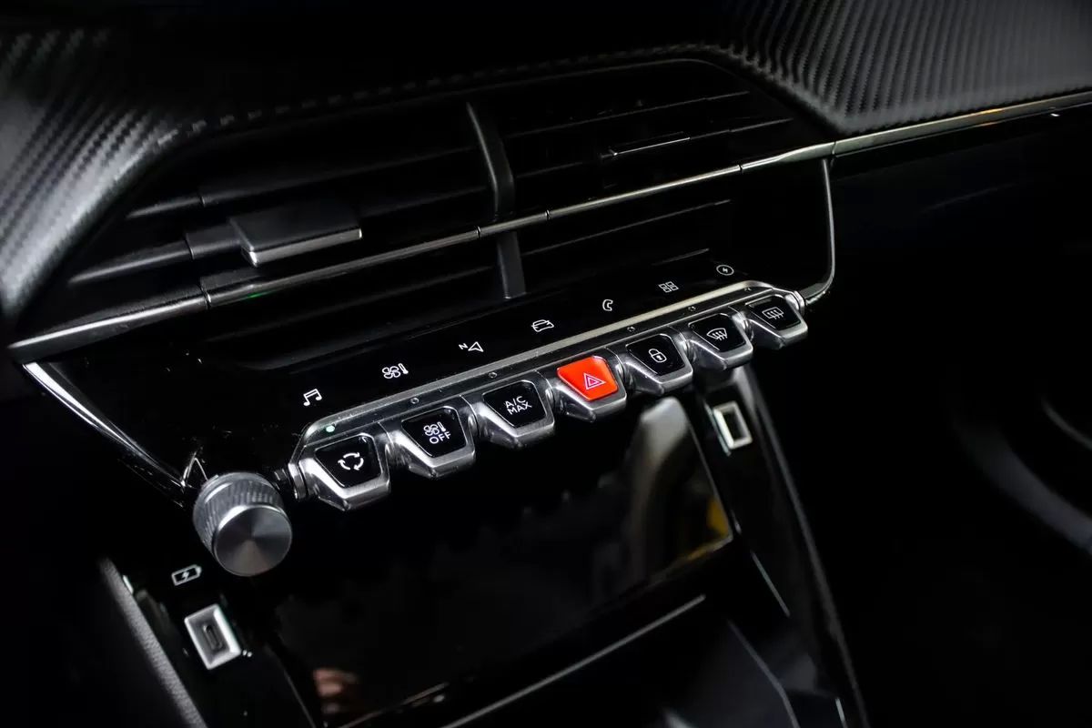peugeot-e-2008-2021-eletrico-0cc