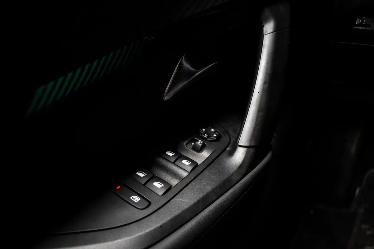 peugeot-2008-2021-gasolina-1199cc
