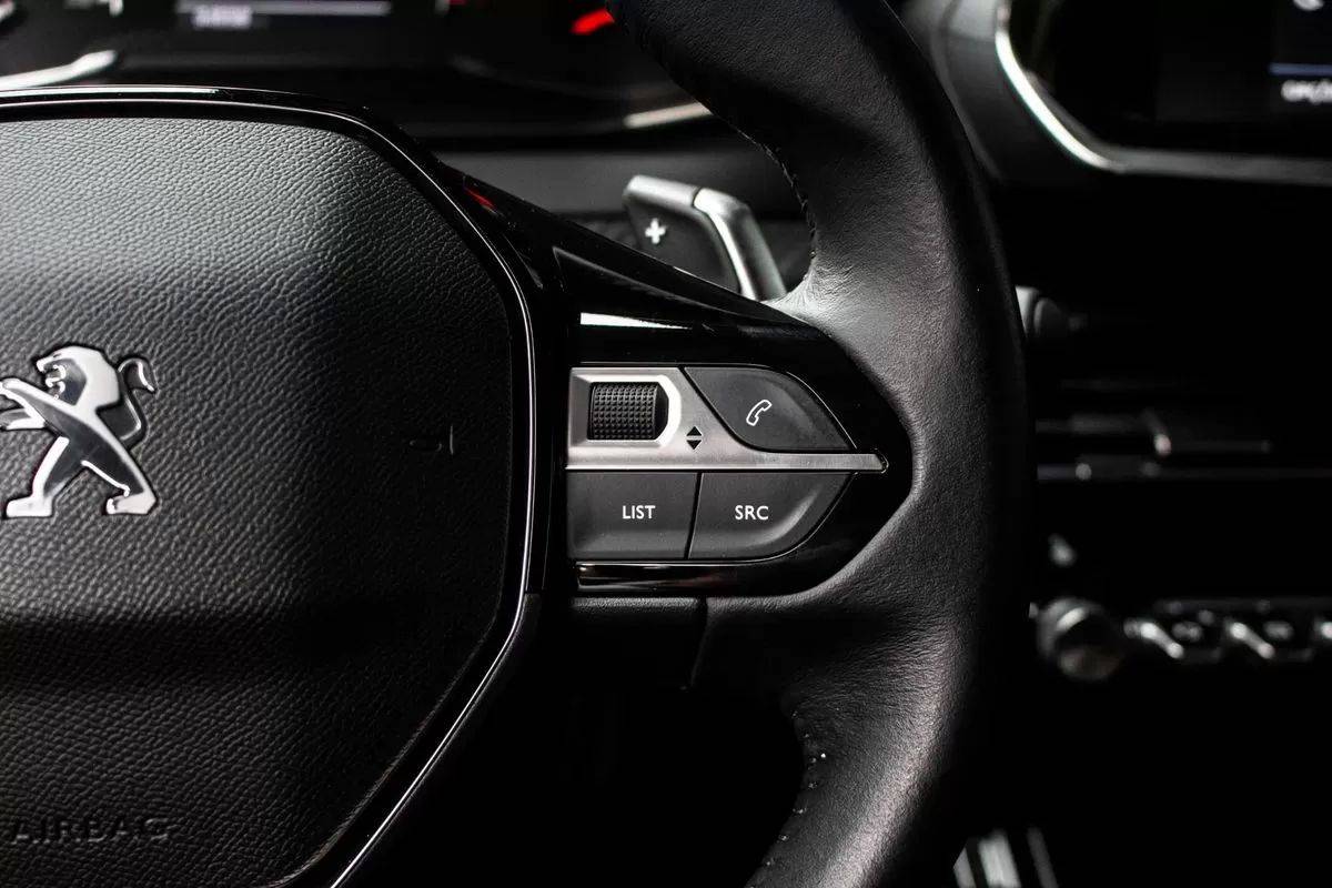 peugeot-2008-2021-gasolina-1199cc