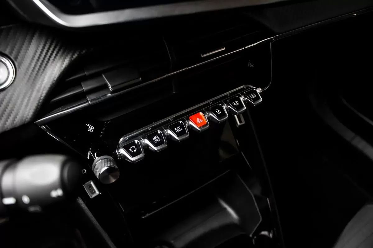 peugeot-2008-2021-gasolina-1199cc