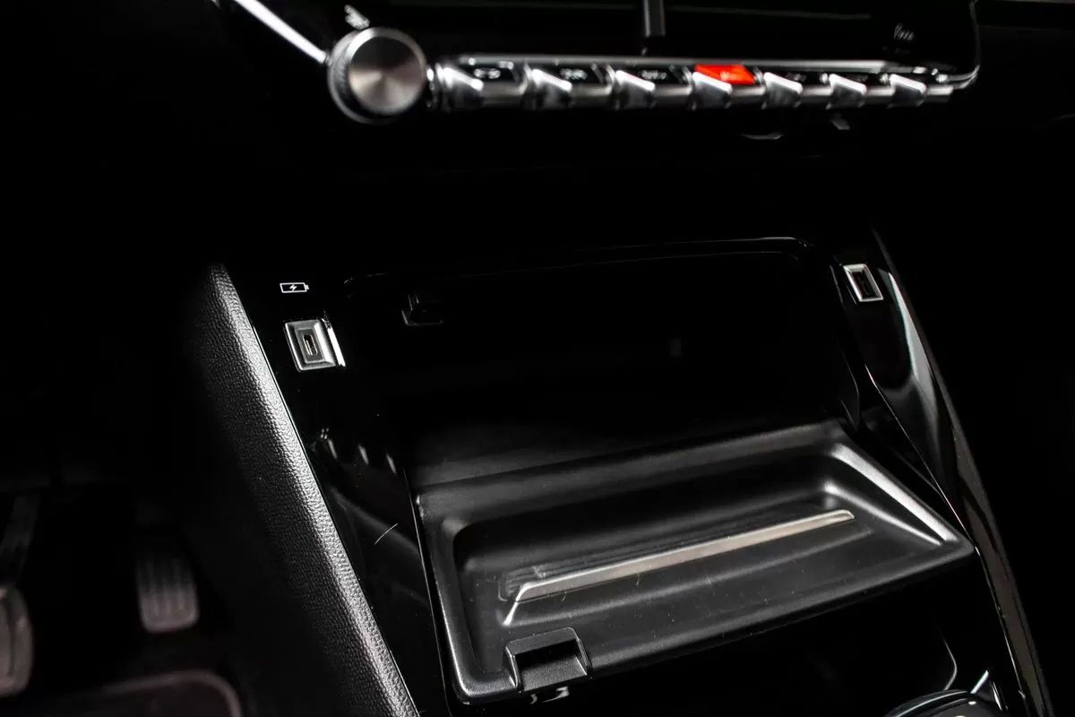 peugeot-2008-2021-gasolina-1199cc