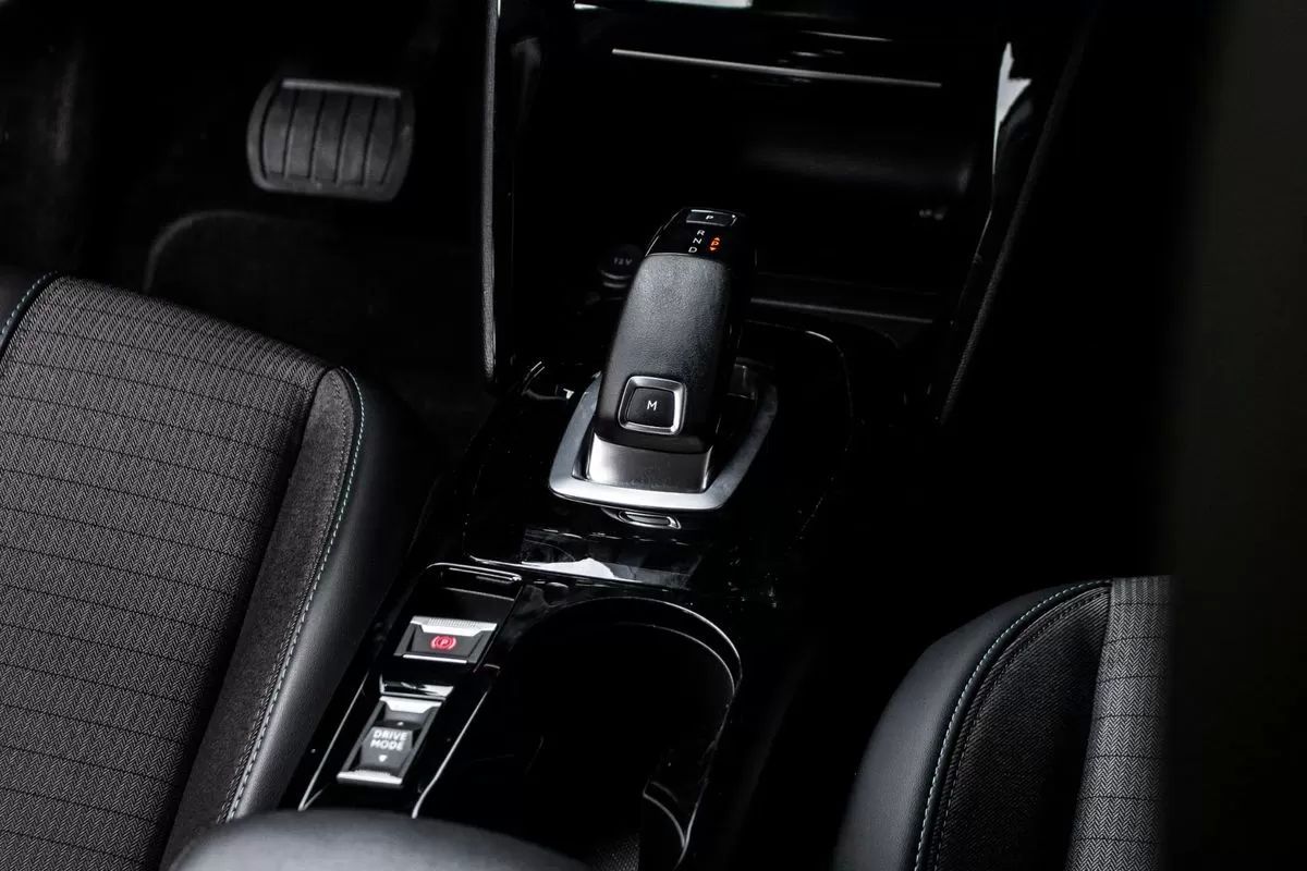 peugeot-2008-2021-gasolina-1199cc