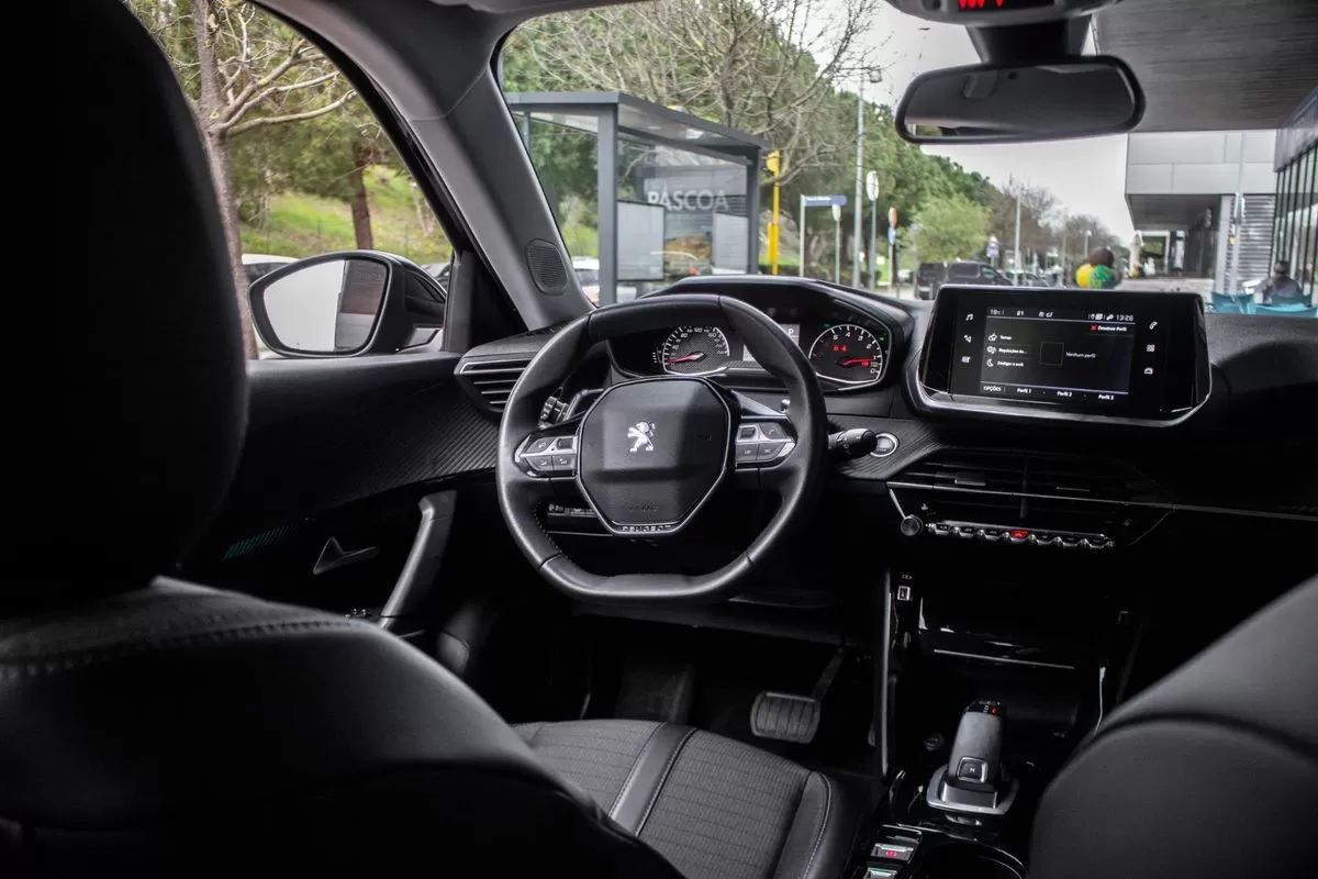 peugeot-2008-2021-gasolina-1199cc