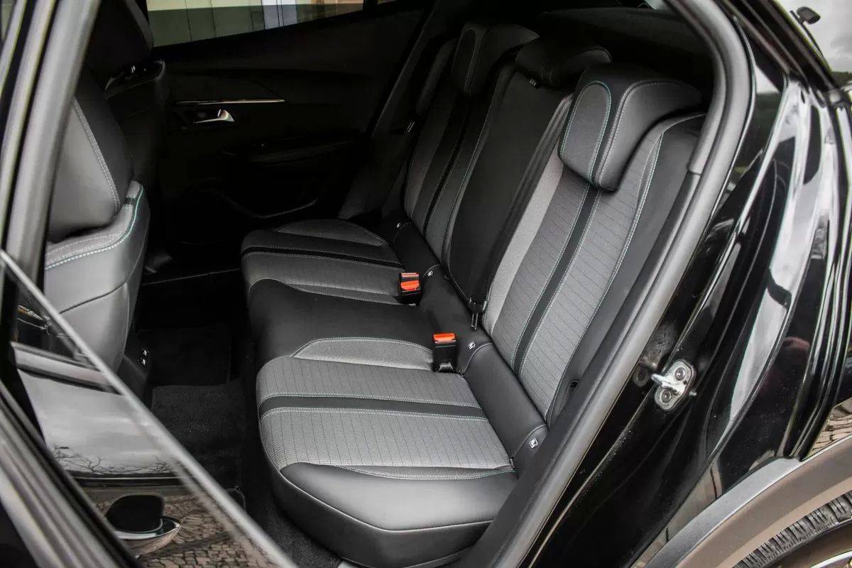 peugeot-2008-2021-gasolina-1199cc