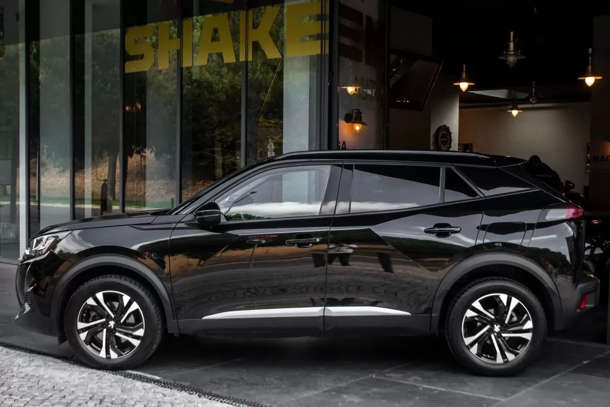 peugeot-2008-2021-diesel-1499cc