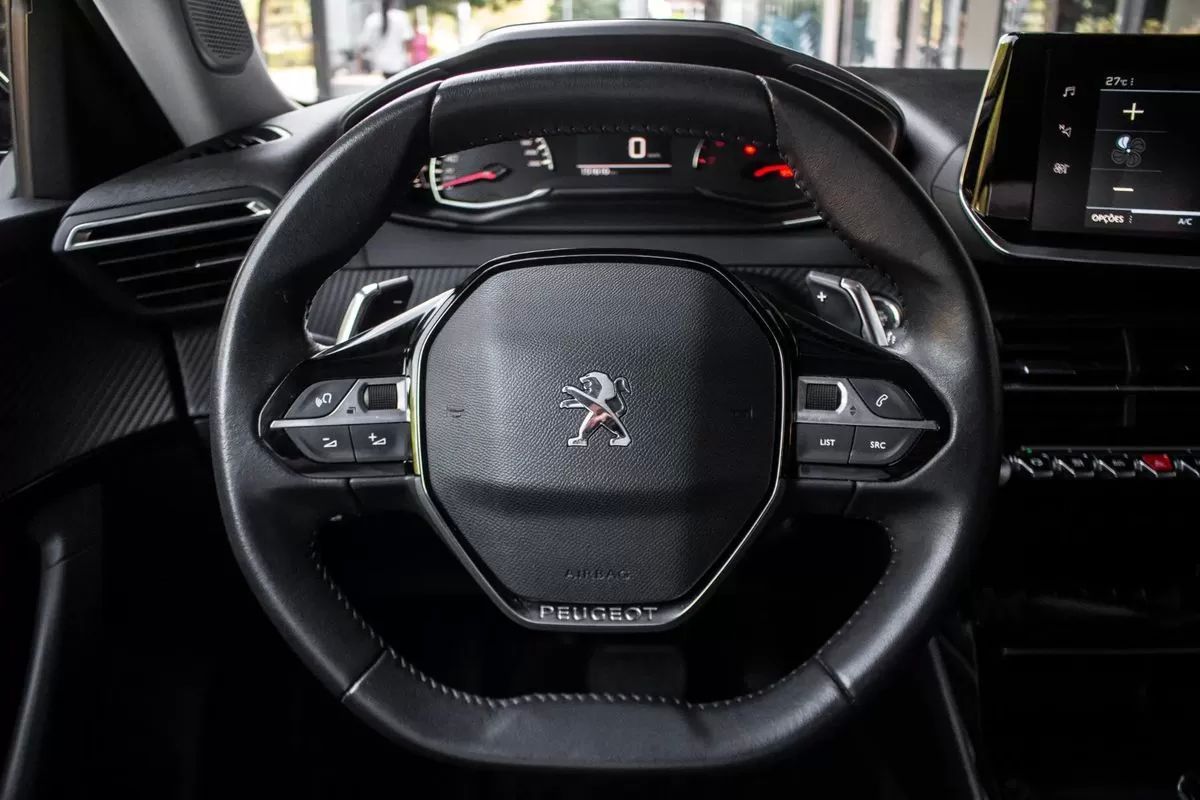 peugeot-2008-2021-diesel-1499cc