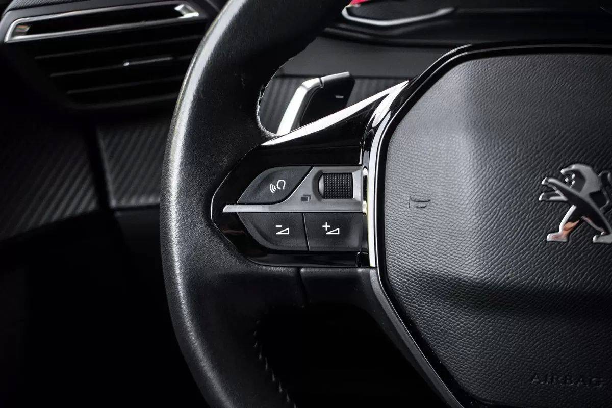 peugeot-2008-2021-diesel-1499cc