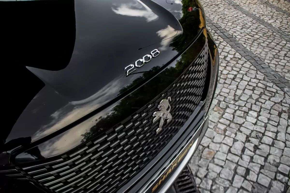 peugeot-2008-2021-diesel-1499cc