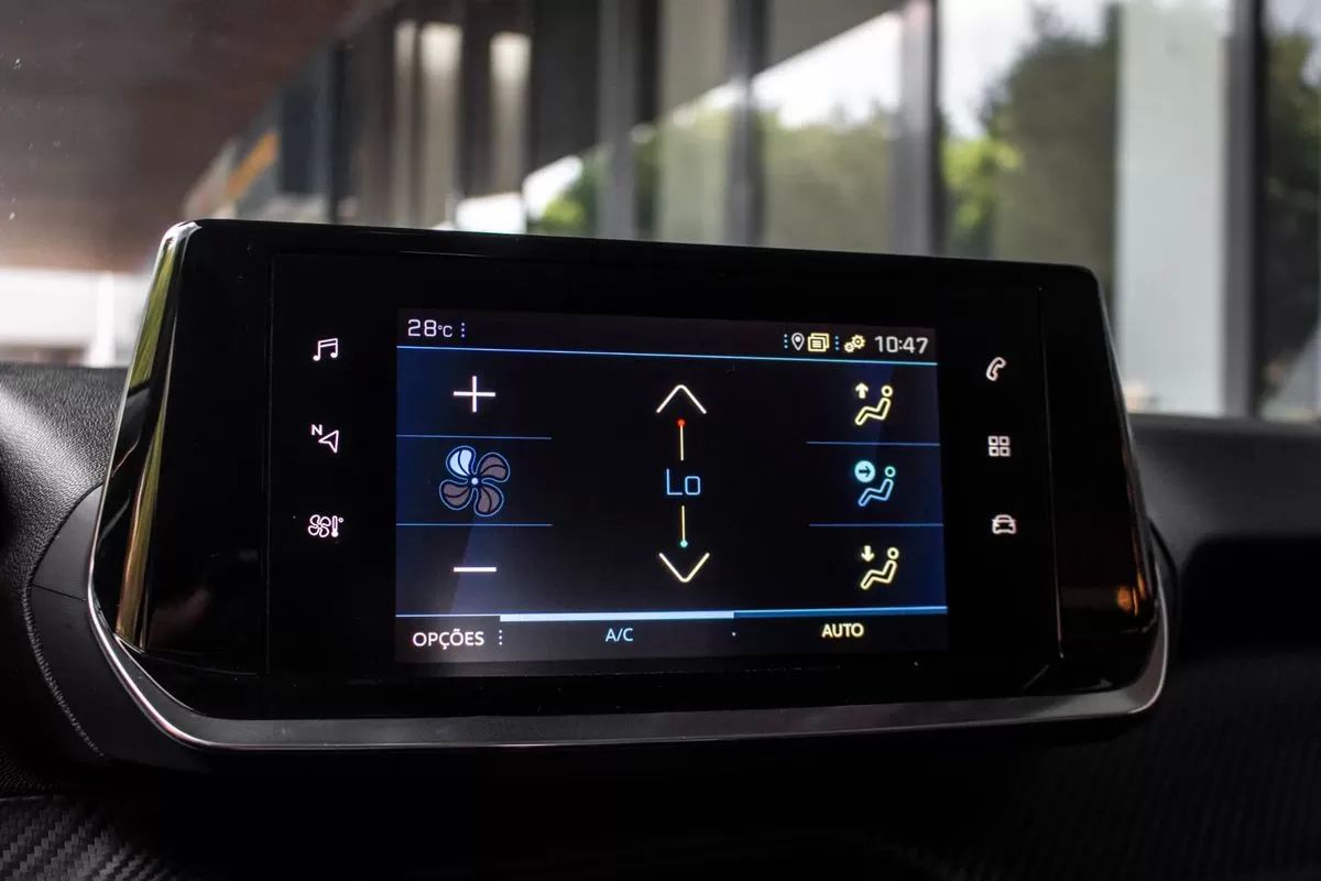 peugeot-2008-2021-diesel-1499cc