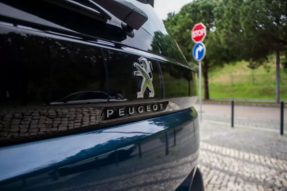 peugeot-5008-2022-gasolina-1199cc