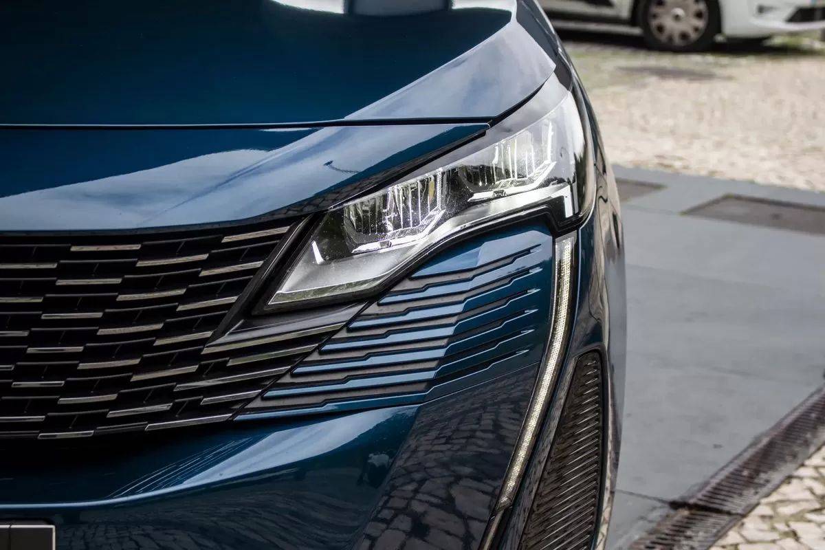 peugeot-5008-2022-gasolina-1199cc