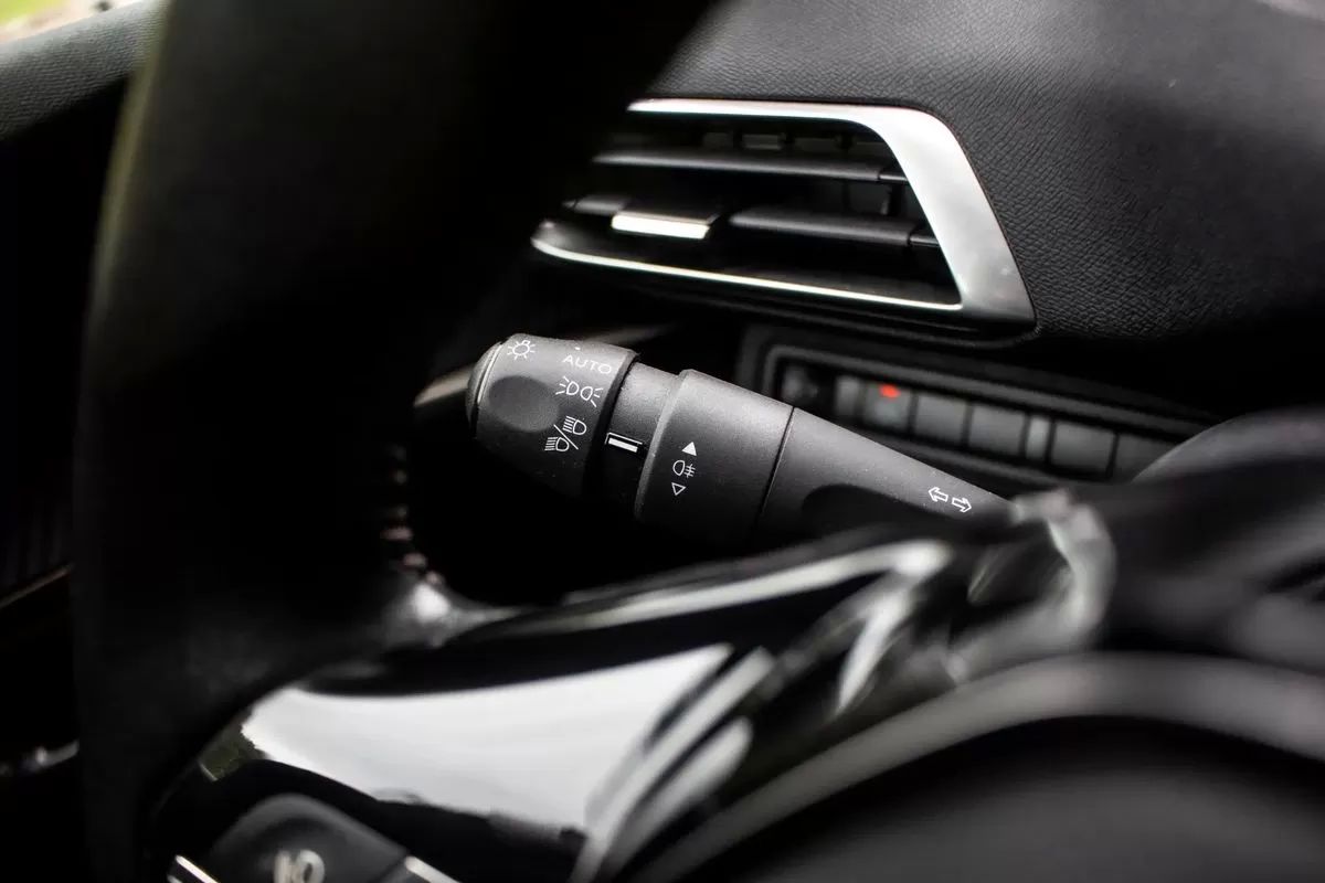 peugeot-5008-2022-gasolina-1199cc