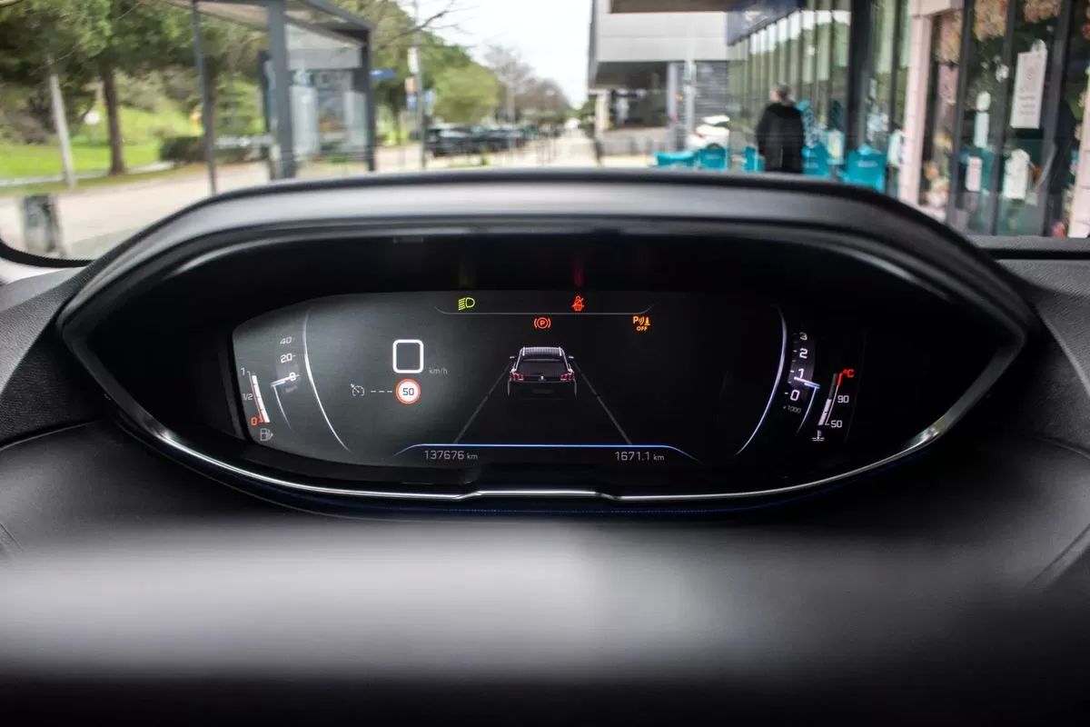 peugeot-5008-2022-gasolina-1199cc