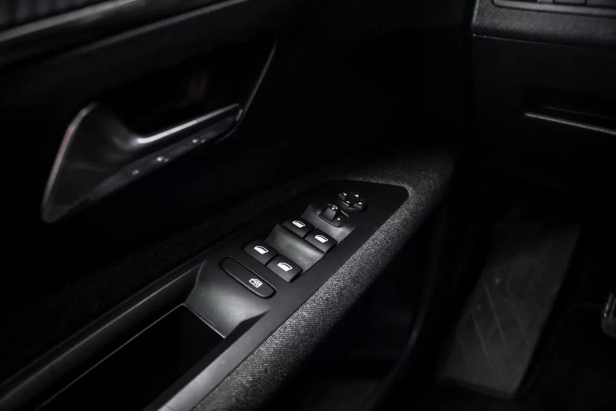 peugeot-5008-2022-gasolina-1199cc