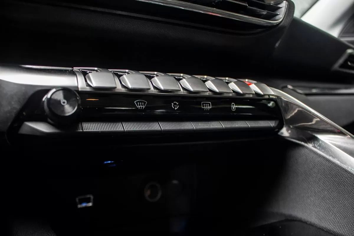 peugeot-5008-2022-gasolina-1199cc