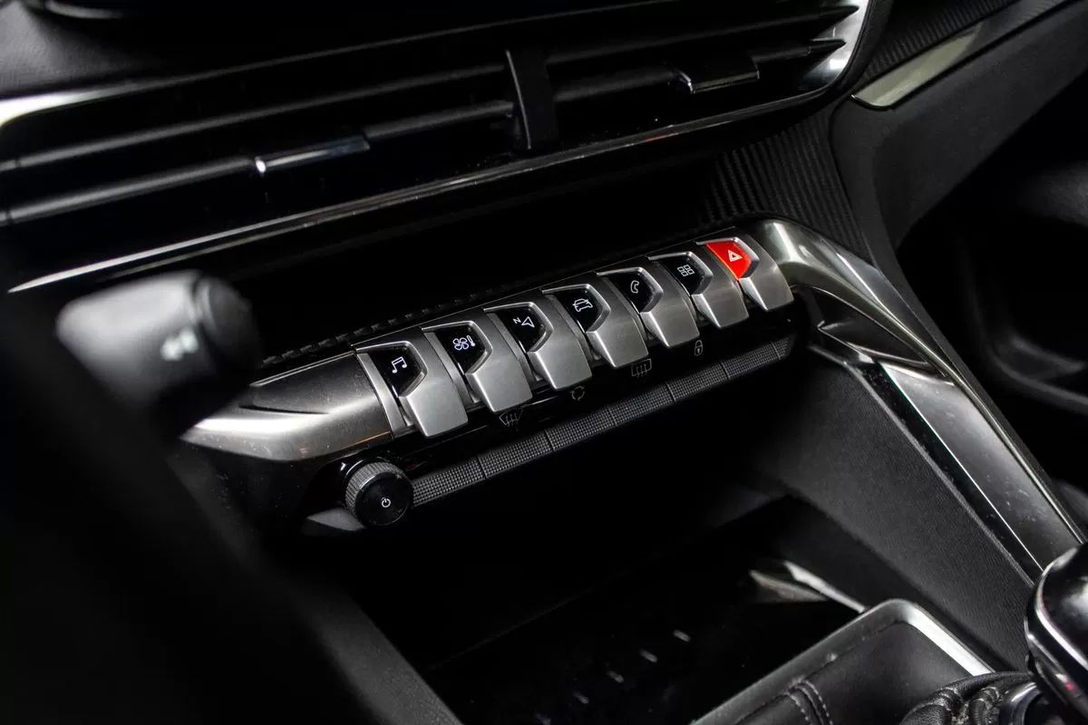 peugeot-5008-2022-gasolina-1199cc