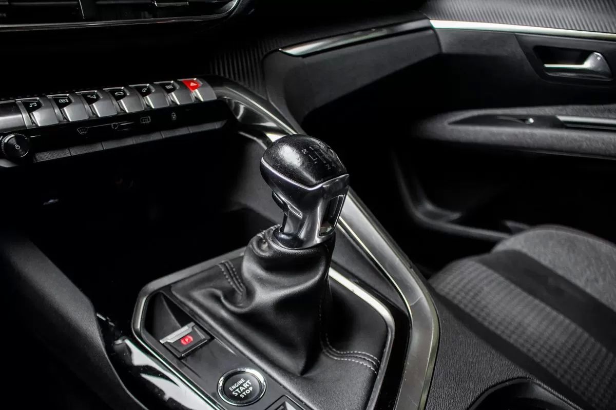 peugeot-5008-2022-gasolina-1199cc