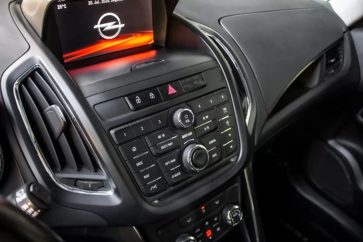 opel-zafira-2015-diesel-1598cc