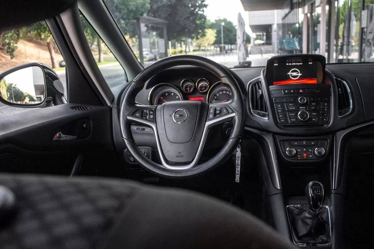 opel-zafira-2015-diesel-1598cc