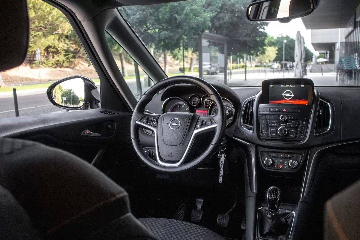 opel-zafira-2015-diesel-1598cc