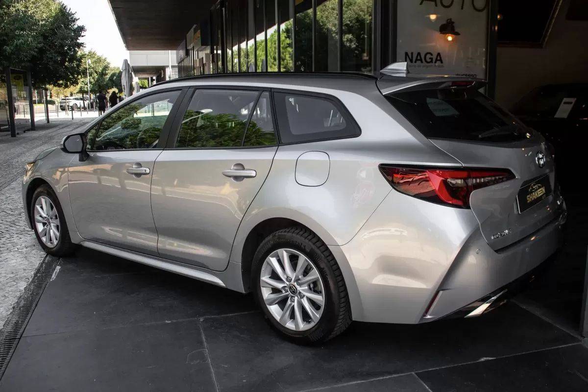 toyota-corolla-2023-hibrido-a-gasolina-1798cc