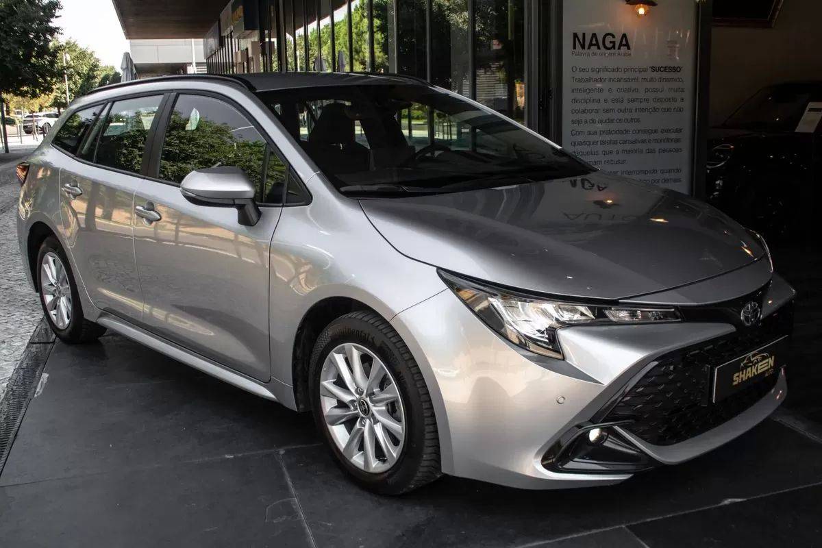 toyota-corolla-2023-hibrido-a-gasolina-1798cc