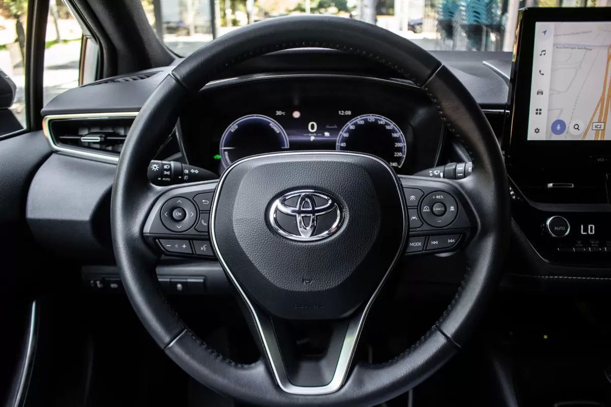toyota-corolla-2023-hibrido-a-gasolina-1798cc