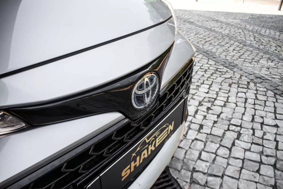 toyota-corolla-2023-hibrido-a-gasolina-1798cc