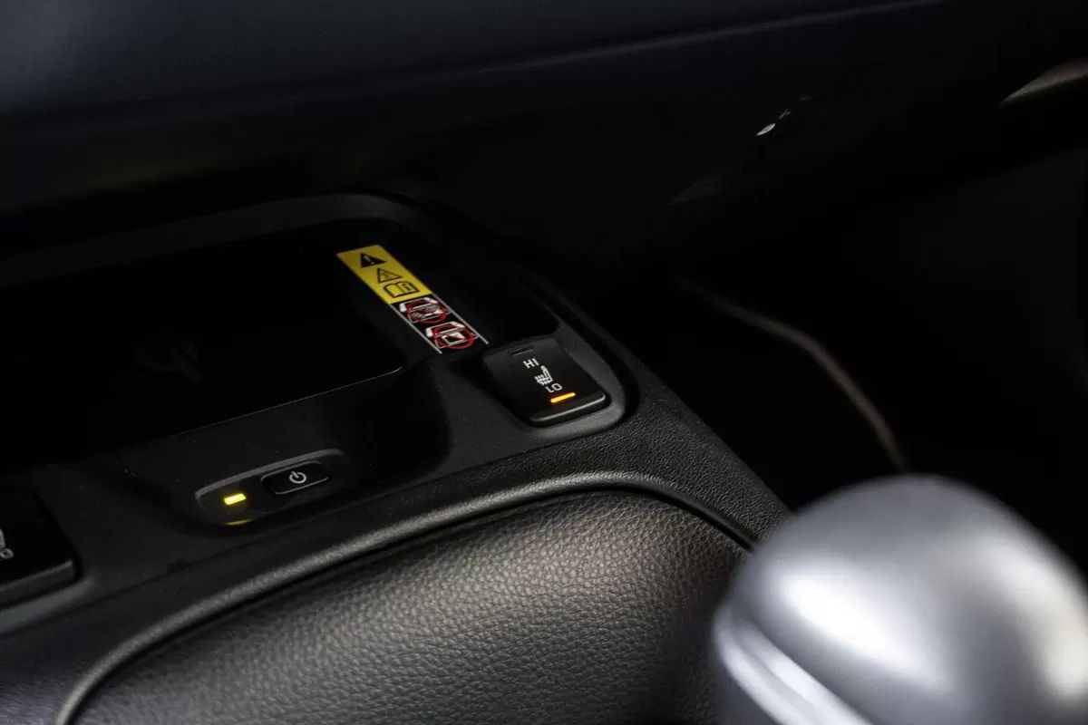 toyota-corolla-2023-hibrido-a-gasolina-1798cc