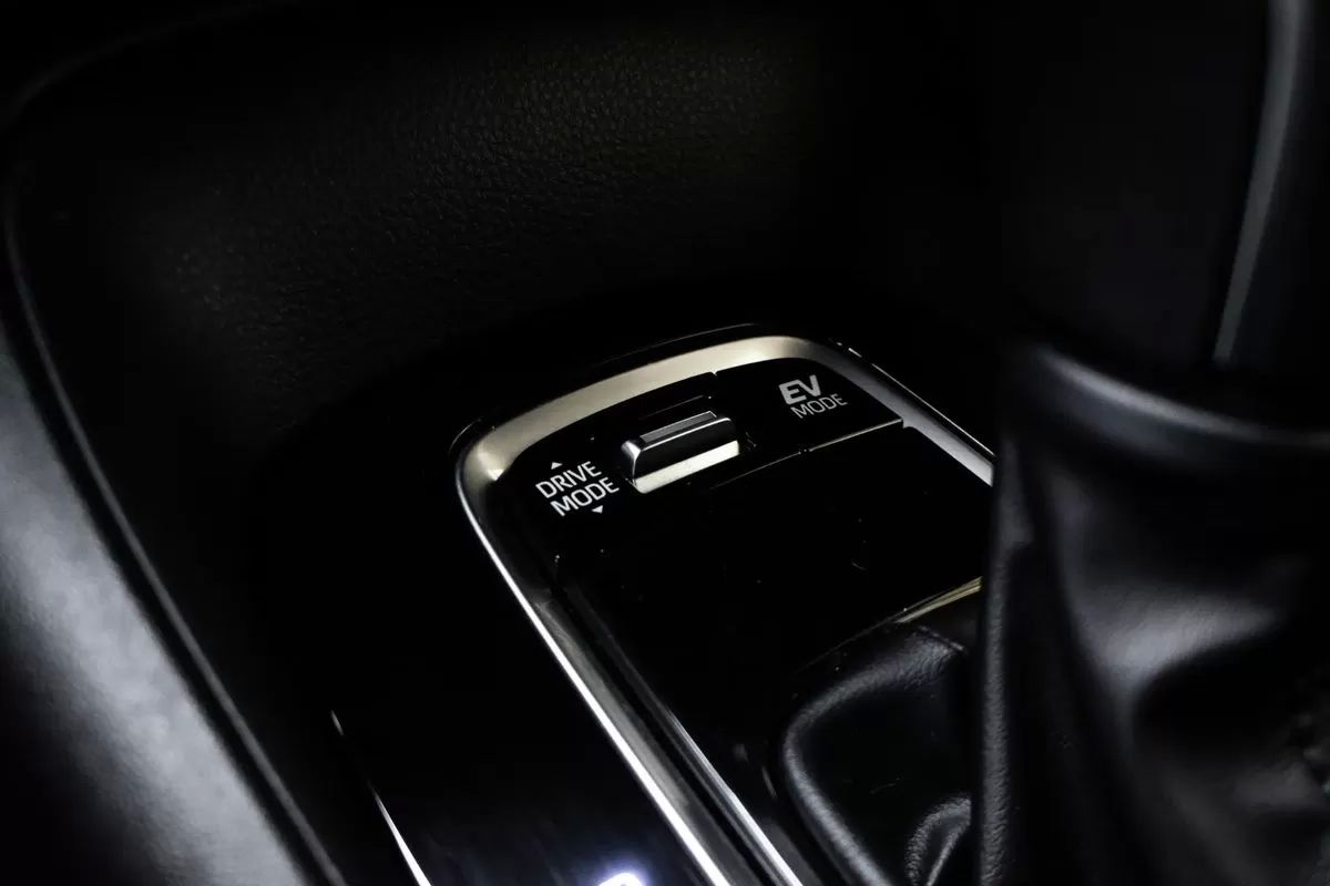 toyota-corolla-2023-hibrido-a-gasolina-1798cc