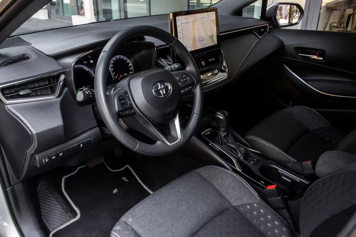 toyota-corolla-2023-hibrido-a-gasolina-1798cc