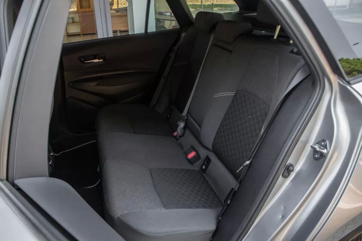 toyota-corolla-2023-hibrido-a-gasolina-1798cc