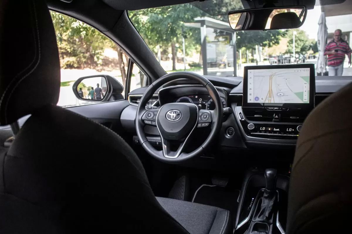 toyota-corolla-2023-hibrido-a-gasolina-1798cc