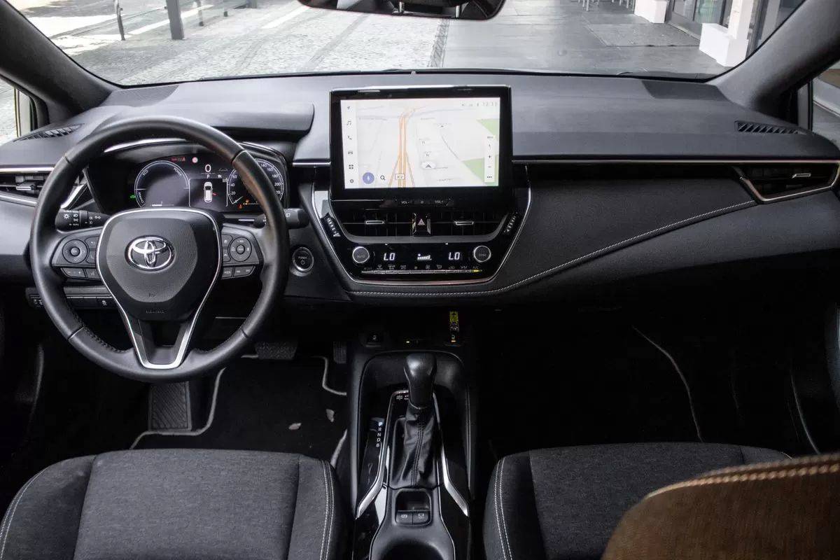 toyota-corolla-2023-hibrido-a-gasolina-1798cc